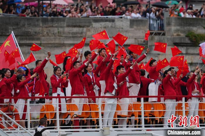 中国健儿巴黎赛场多点开花 海外点赞黄金标尺
