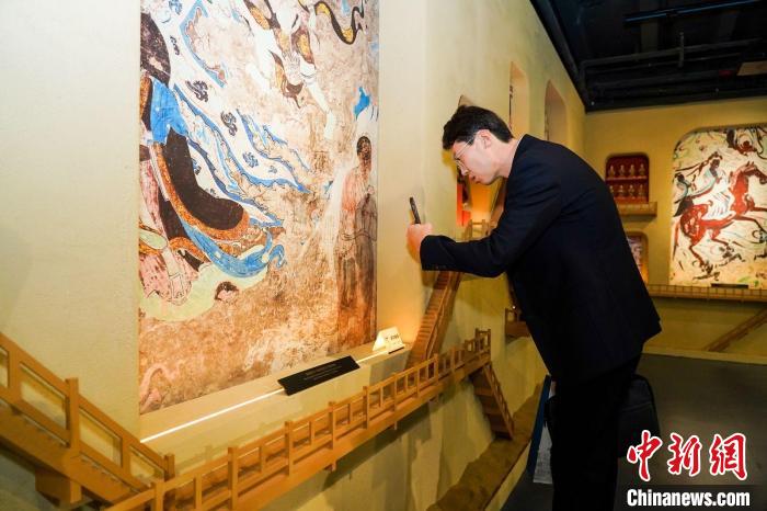敦煌壁画中的体育文化展登陆上海，展现千年运