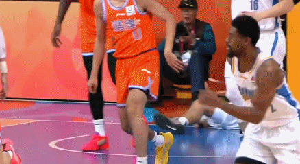 北京男篮遭福建逆转，许利民指防守漏洞致败