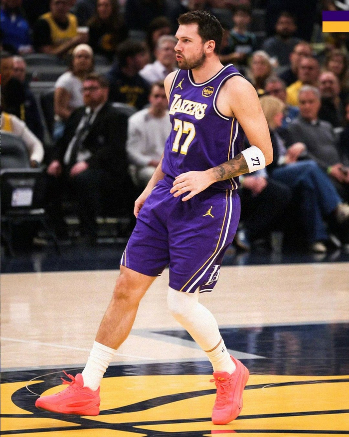 湖人豪取25胜3负创纪录 仅败勇士国王雄鹿