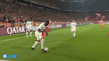 皇马球员赛后围攻裁判 卡马文加误判红牌引爆争