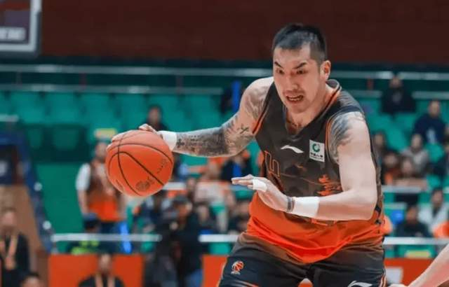 辽宁80-75力克山东，山东进攻无序遭质疑